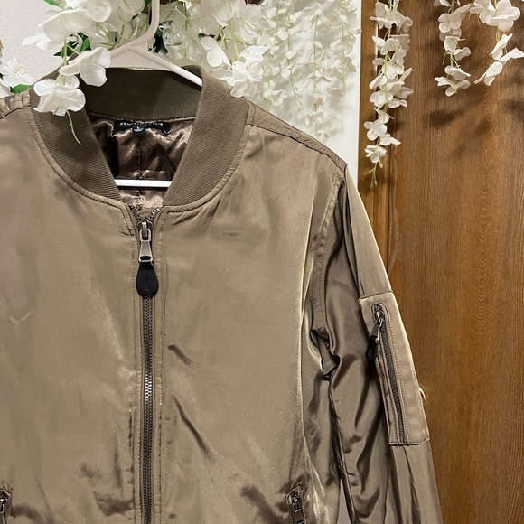 Kendall & Kylie Olive Green Oversized  Bomber Jacket with Ribbed Details 🫒 - Picture 3 of 10